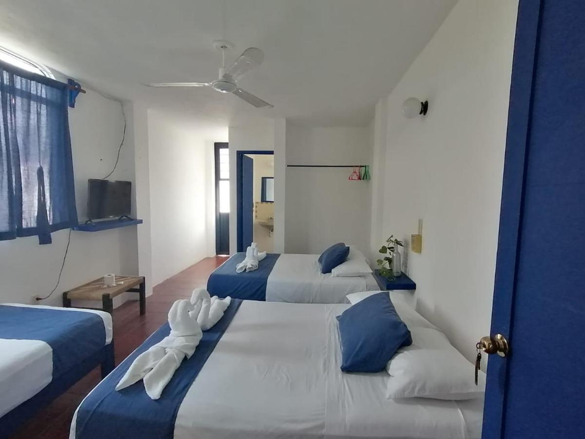 Hotel & Hostal Mayflower Puerto Escondido  Exterior photo